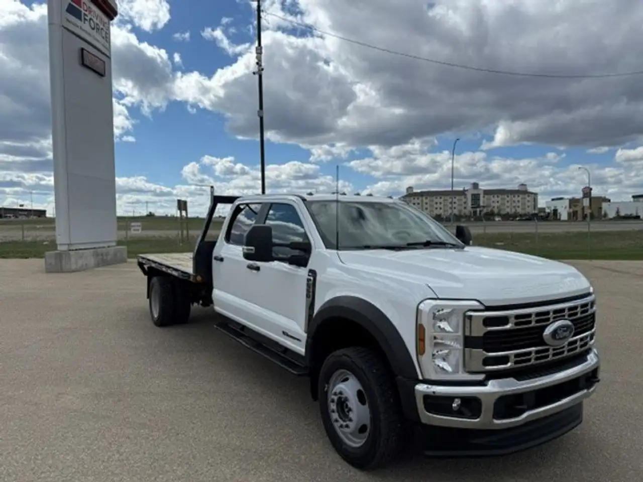 Ford F-550 Super Duty снимка Ford F-550 Super Duty