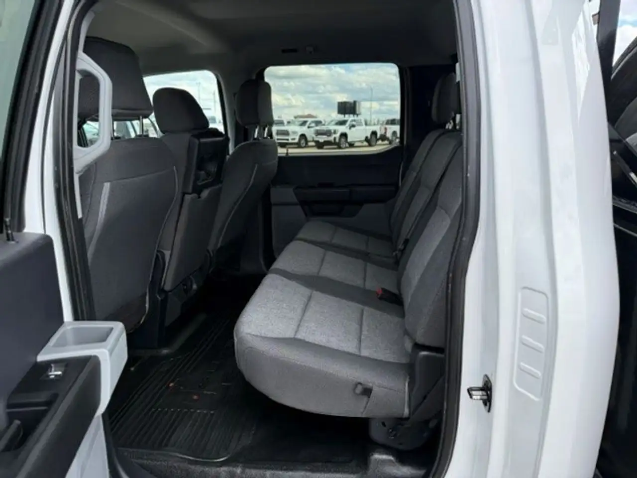 Ford F-550 Super Duty снимка Ford F-550 Super Duty