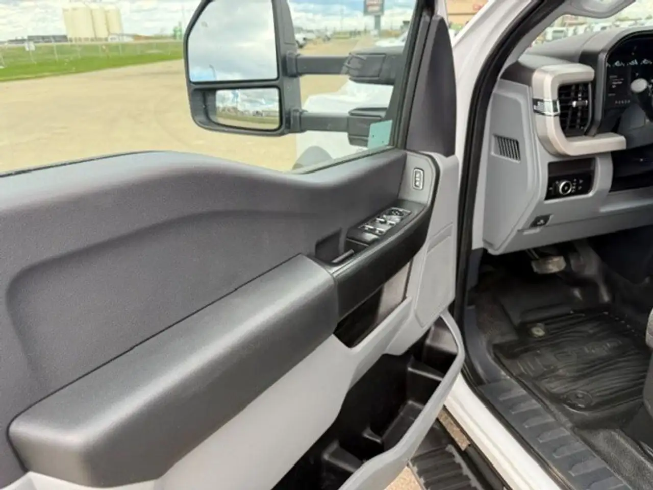 Ford F-550 Super Duty снимка Ford F-550 Super Duty