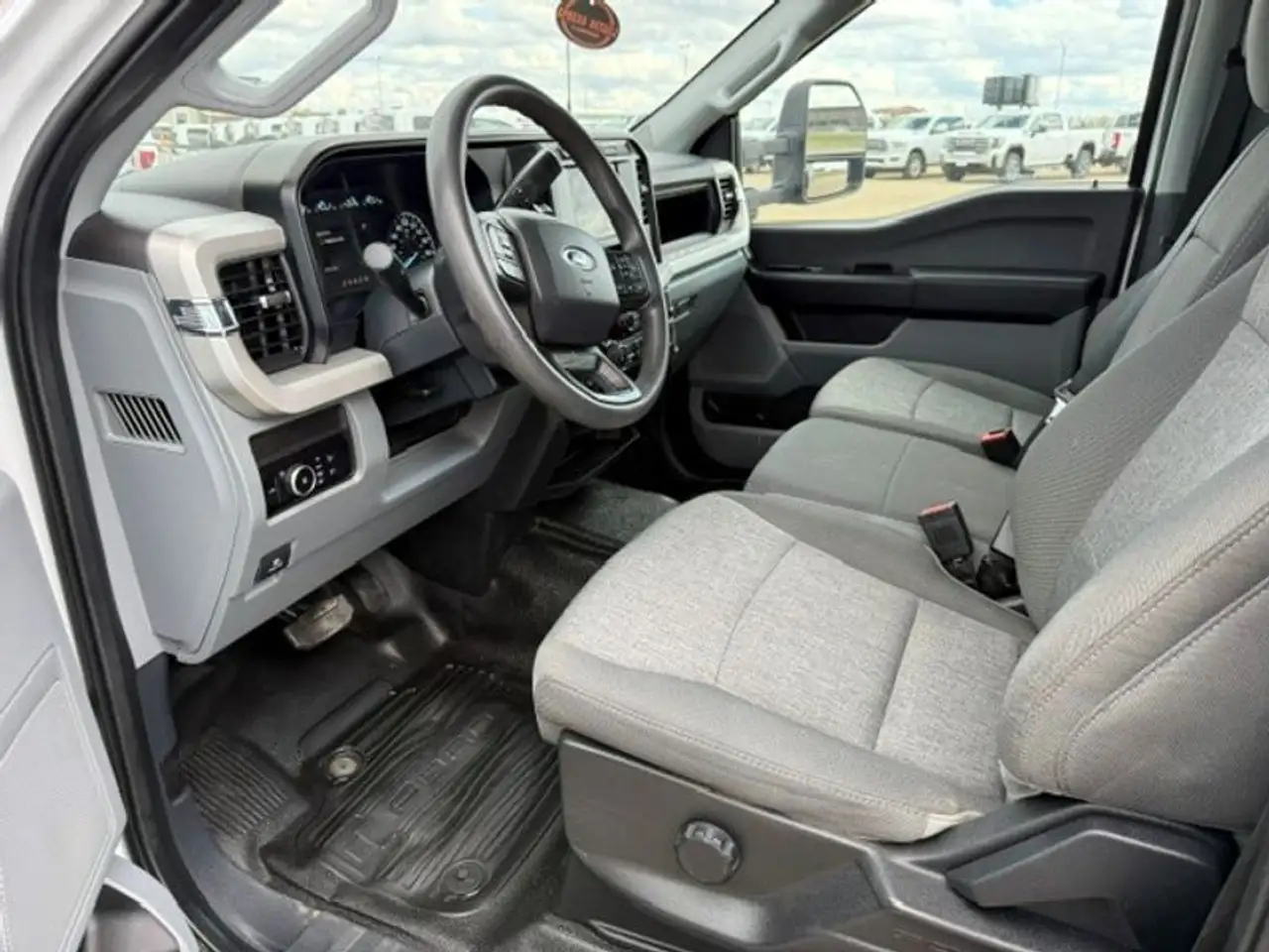 Ford F-550 Super Duty снимка Ford F-550 Super Duty