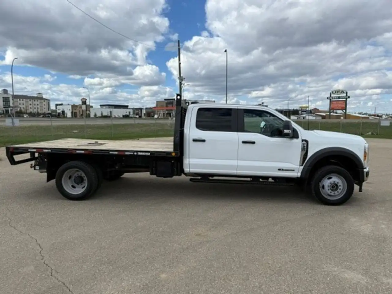 Ford F-550 Super Duty снимка Ford F-550 Super Duty