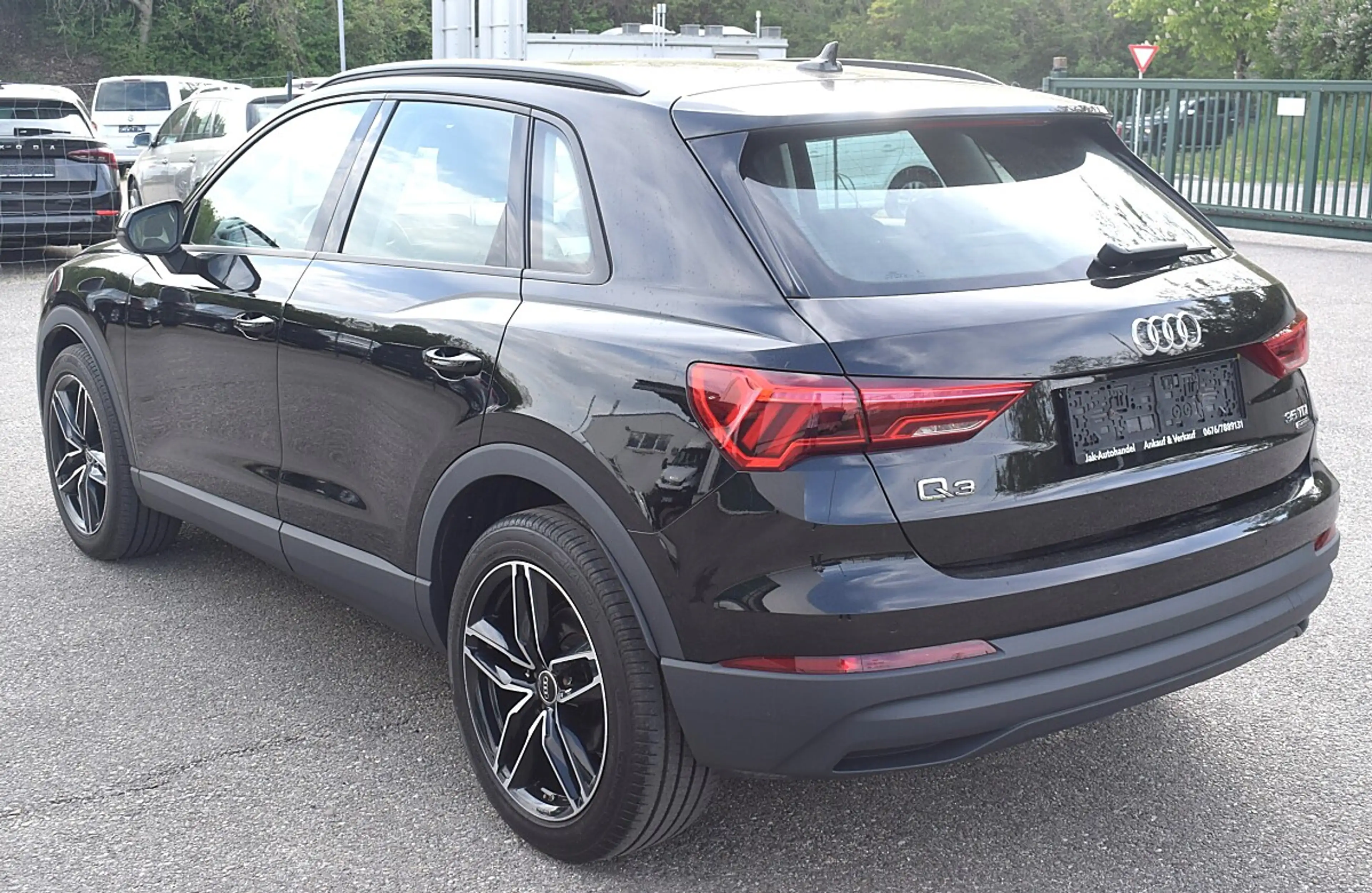 Audi Q3 35 TDI quattro intense S-tronic — photo 7