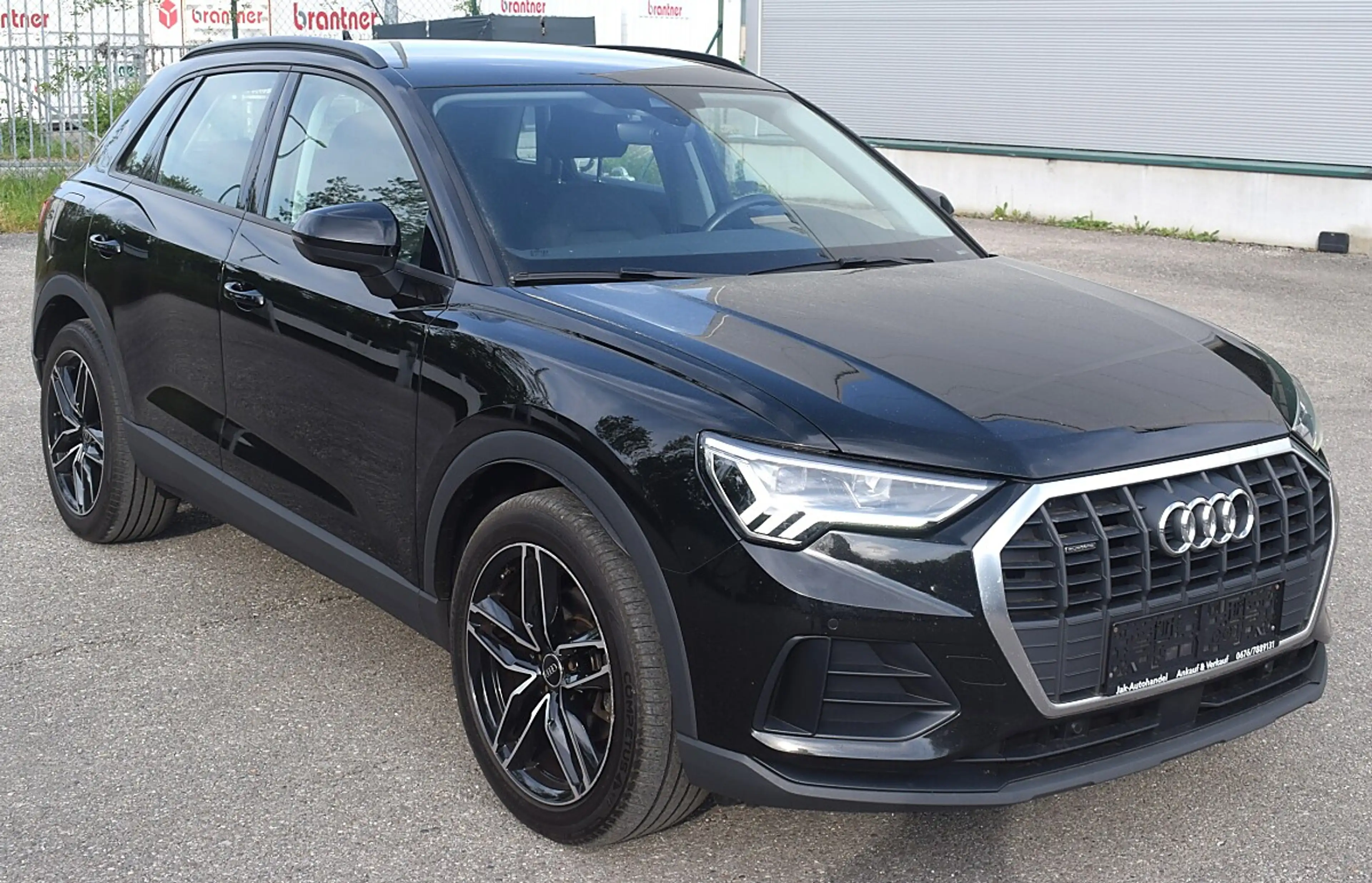 Audi Q3 35 TDI quattro intense S-tronic — photo 3