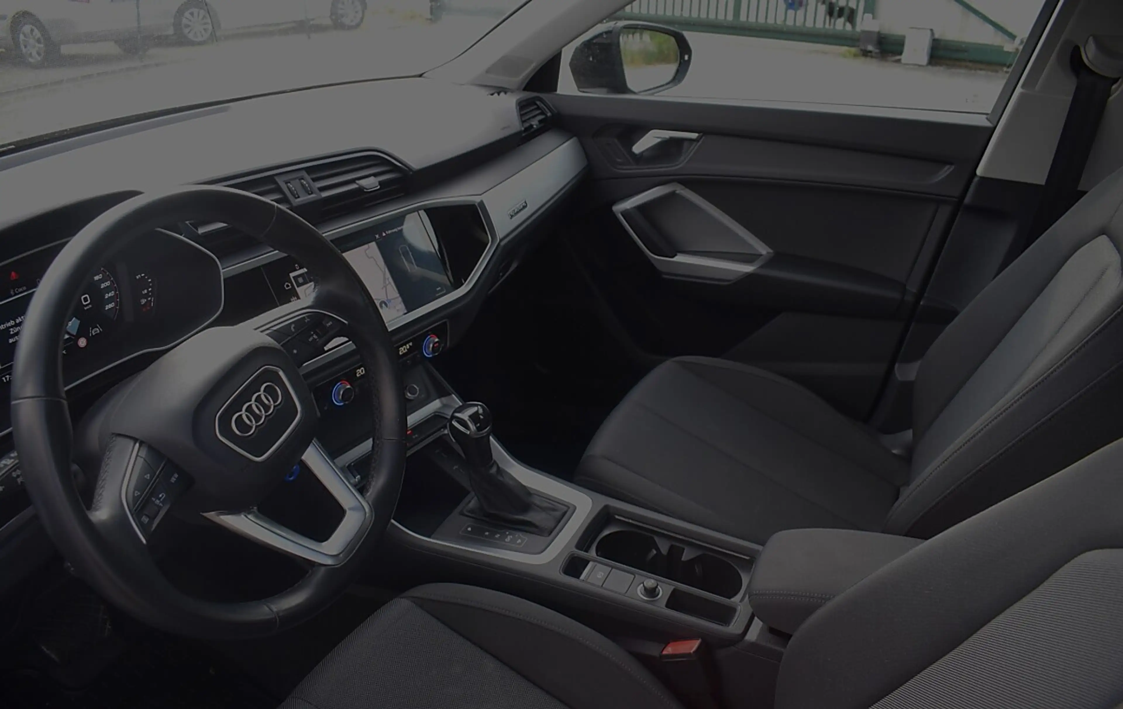 Audi Q3 35 TDI quattro intense S-tronic — photo 9