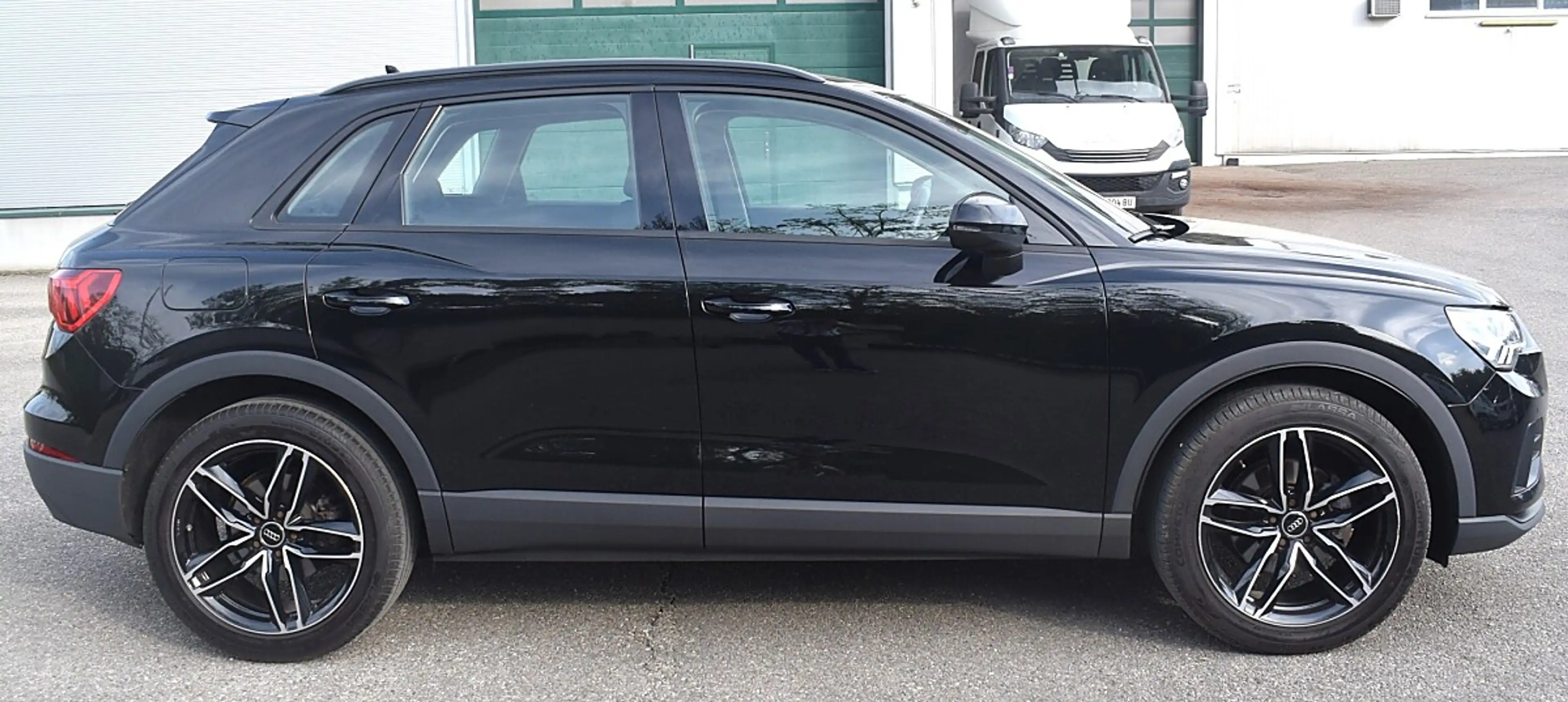 Audi Q3 35 TDI quattro intense S-tronic — photo 4