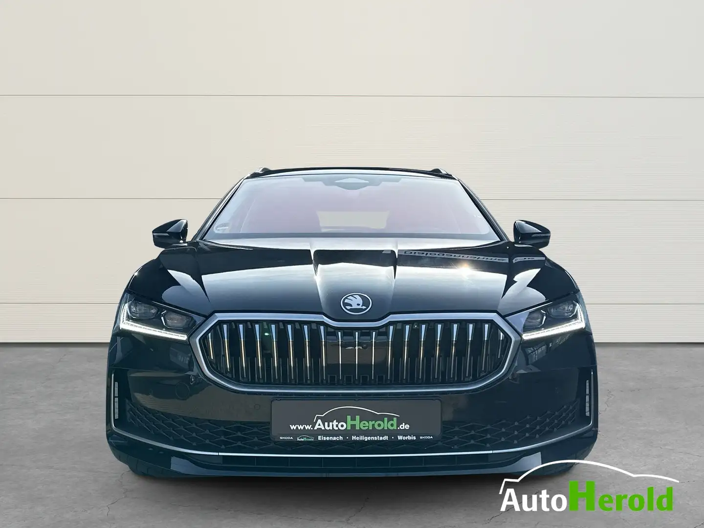 Skoda Superb Combi 2.0 TDI L&K AHK*Matrix*SHZ*360 Schwarz - 2