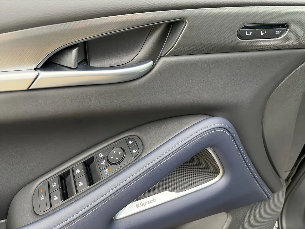 Infiniti QX60 photo Infiniti QX60