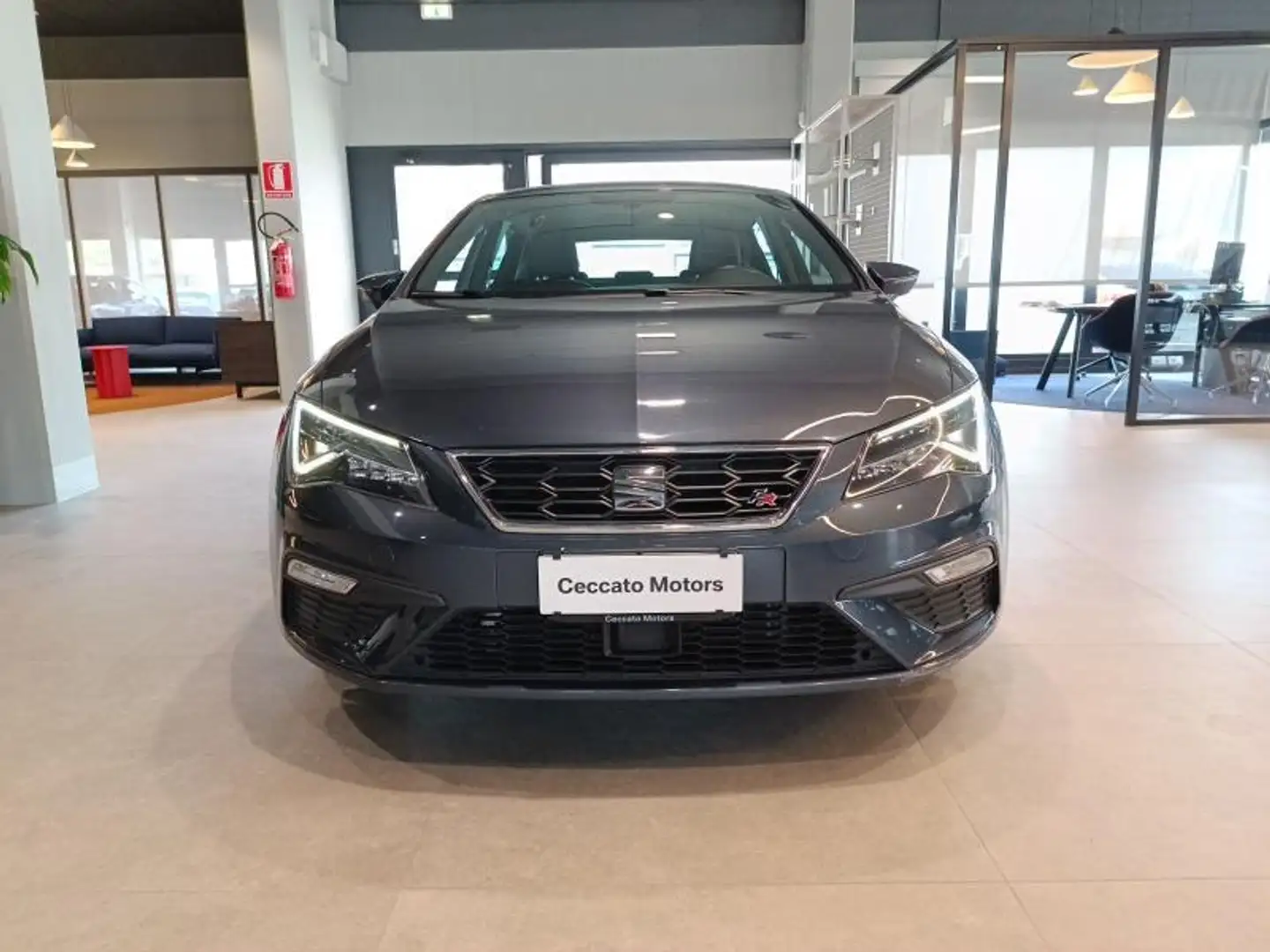 SEAT Leon 1.5 ecotsi act FR 150cv dsg Szary - 2