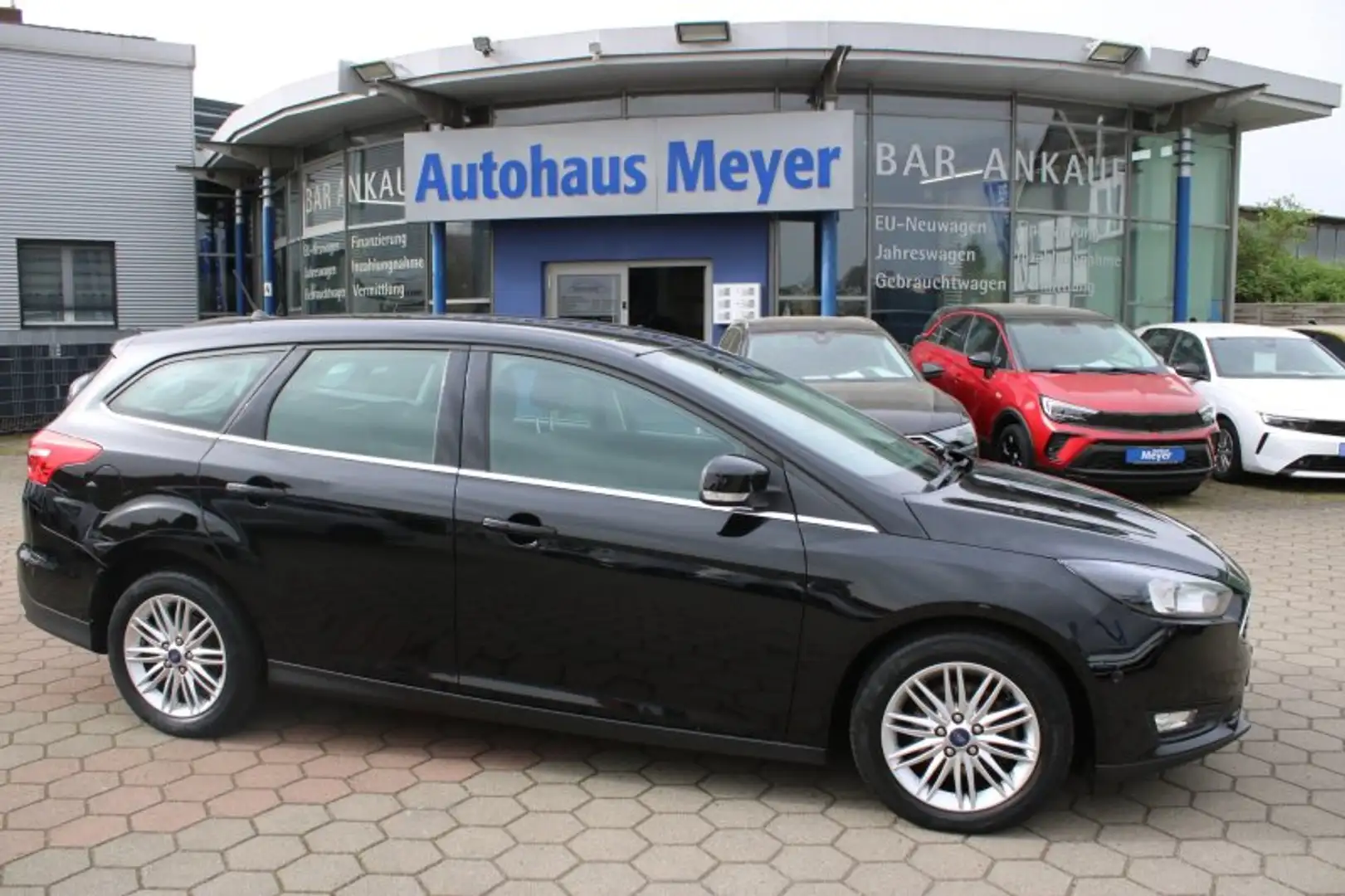 Ford Focus 1.0 EcoBoost Navi/Sitzh./8 Fach Alu/WP/PDC/ Negro - 1