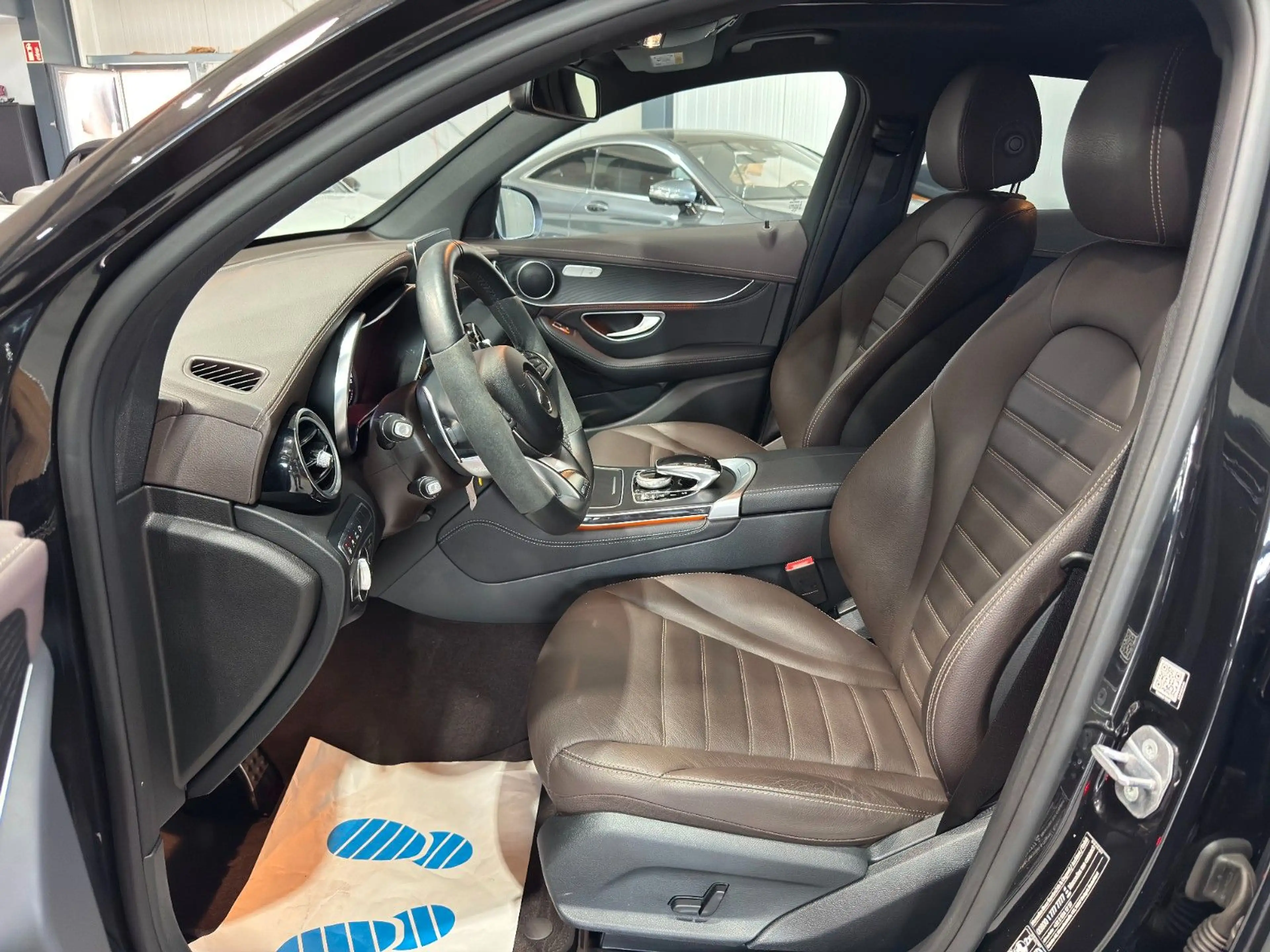 Mercedes-Benz GLC 43 AMG GLC/Coupe/AMG/4Matic/SCHIEBD/360*/LED/ACC/TOTW — photo 8