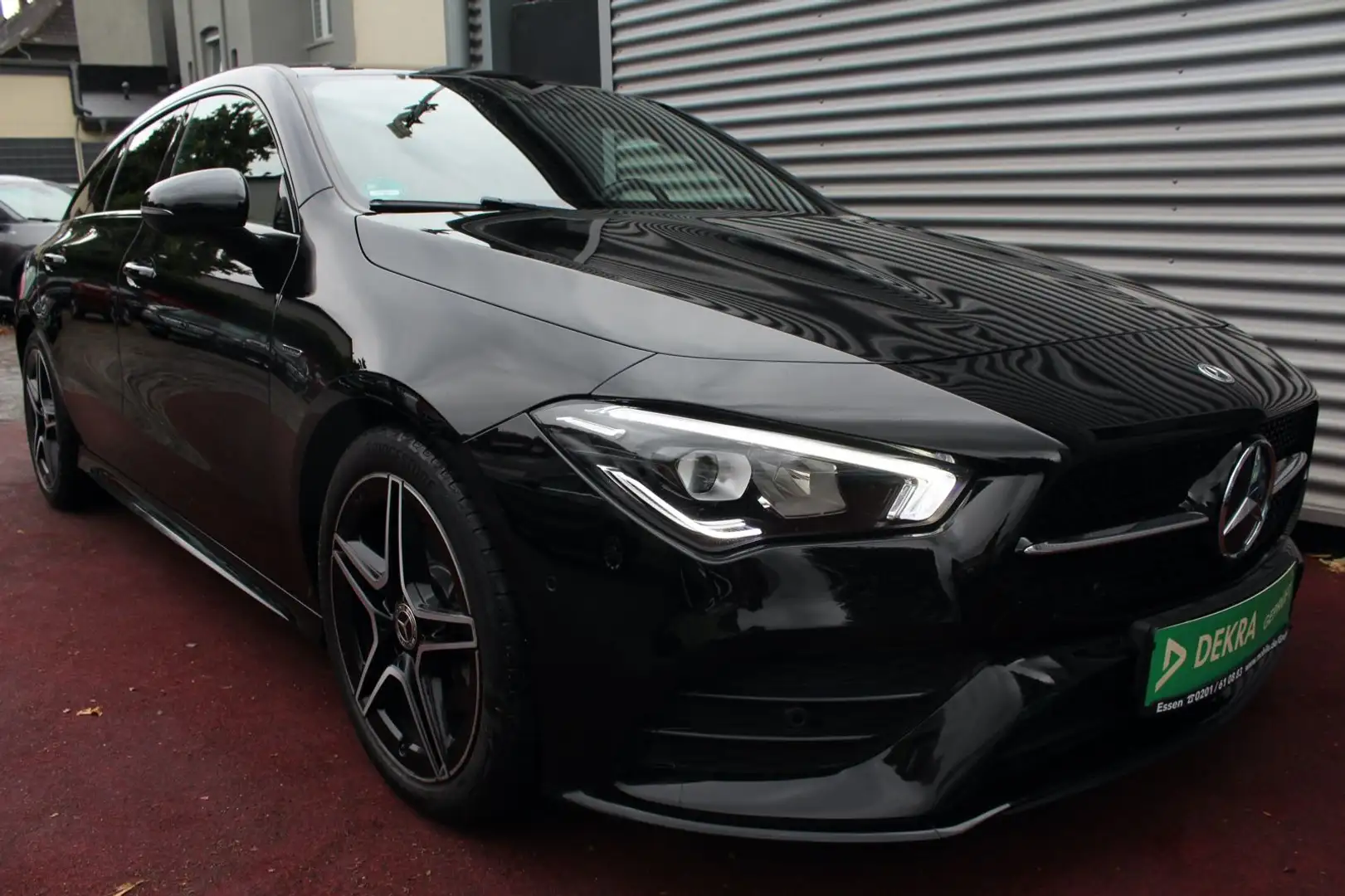 Mercedes-Benz CLA 200 CLA 200 SHOOTING BRAKE EDITION 2020 AMG-LINE Schwarz - 2