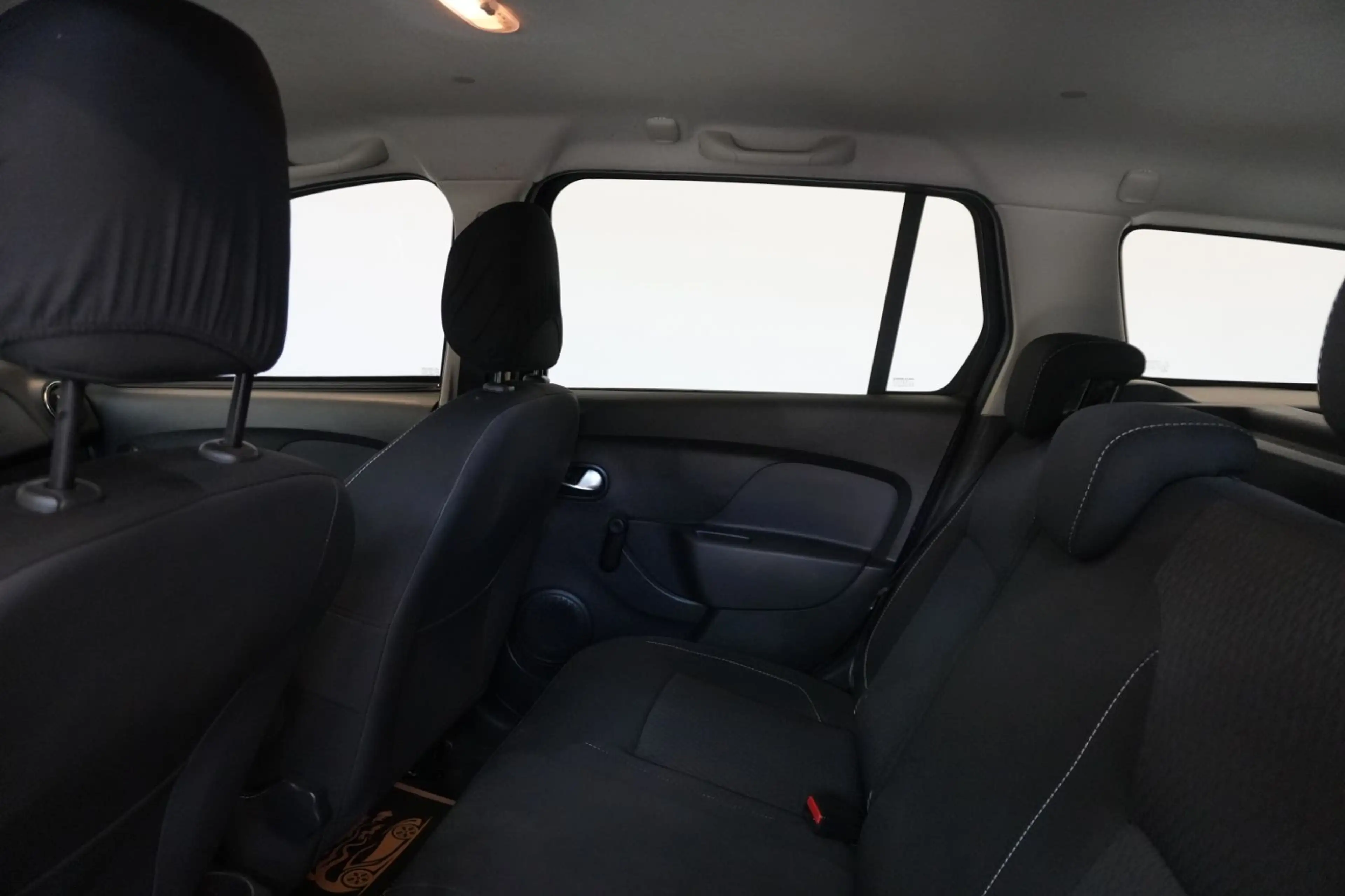 Dacia Logan MCV 0.9 TCe Comfort Automatik Kamera — photo 13