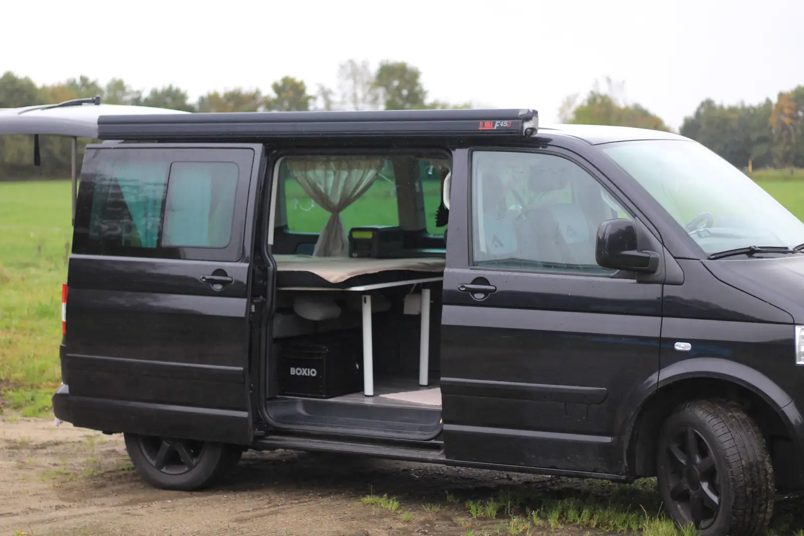 Volkswagen T5 Schwarz - 2