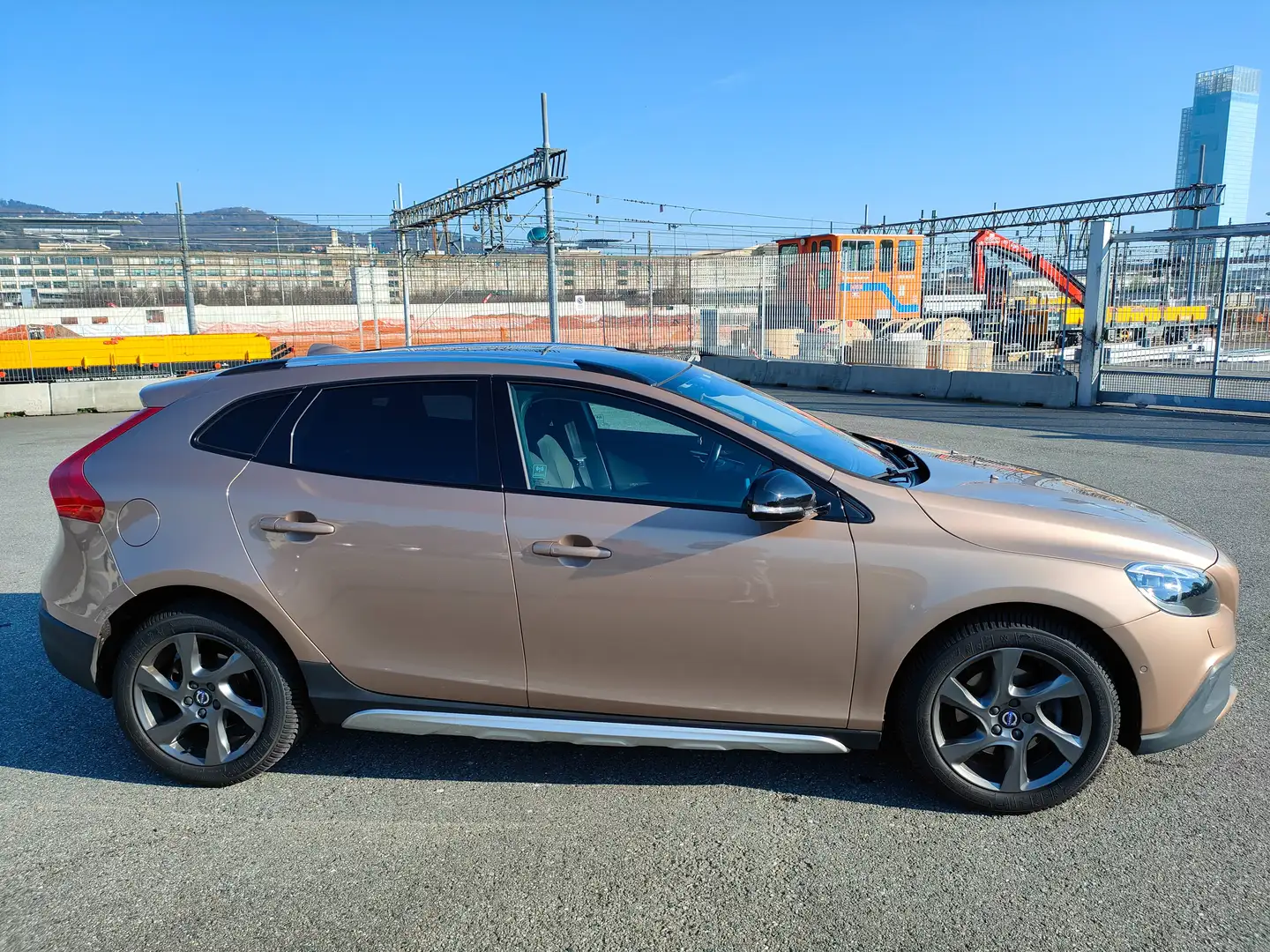 Volvo V40 Cross Country 1.6 d2 Summum Bronce - 1