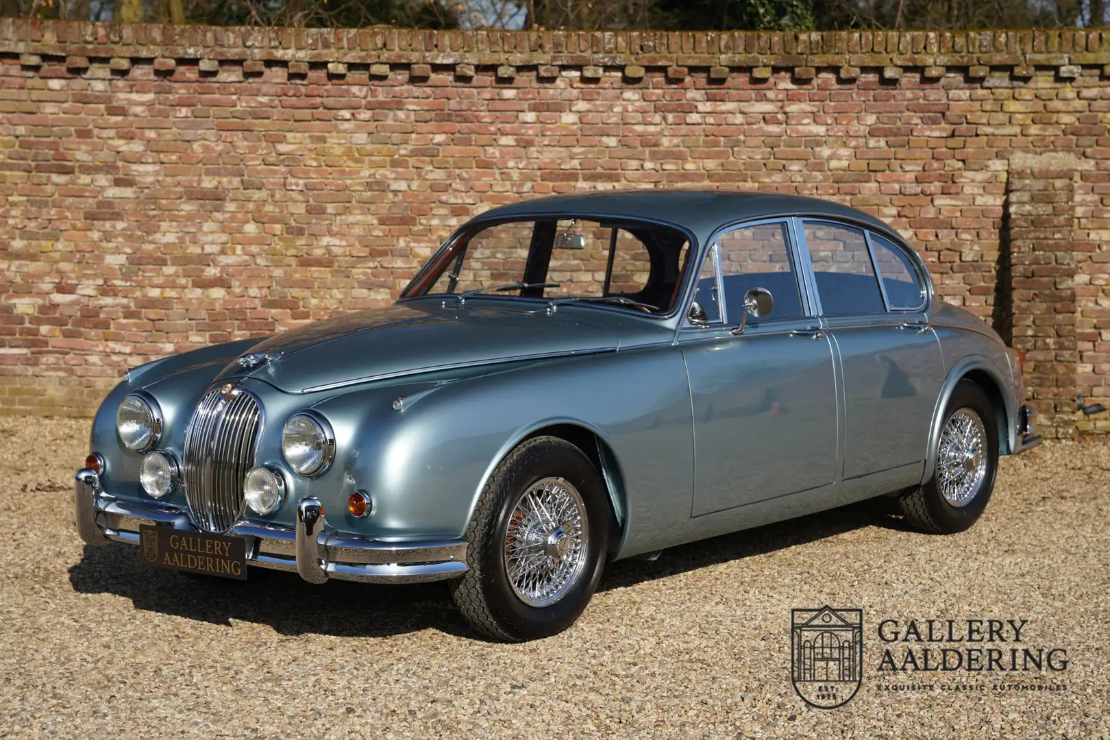 Jaguar MK II Mk2 3.4 Litre "Overdrive" Restored and refurbished Bleu - 1