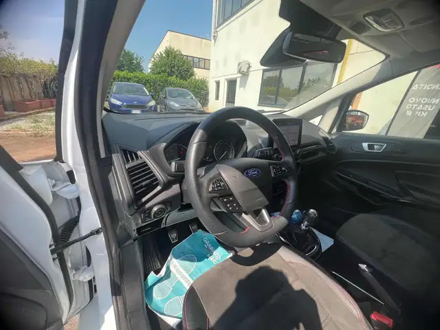 Ford Ecosport view 9