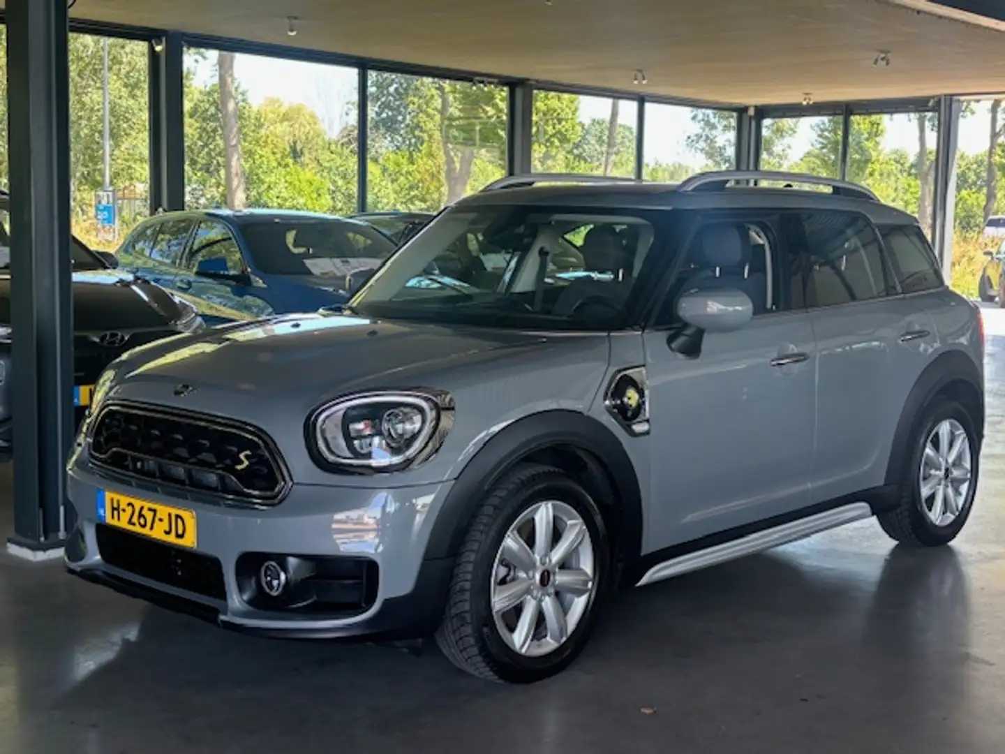 MINI Mini Countryman (f60) 1.5 E 224pk ALL4 Aut. Cooper Grijs - 1