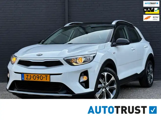 2019 Kia Stonic in White for sale
