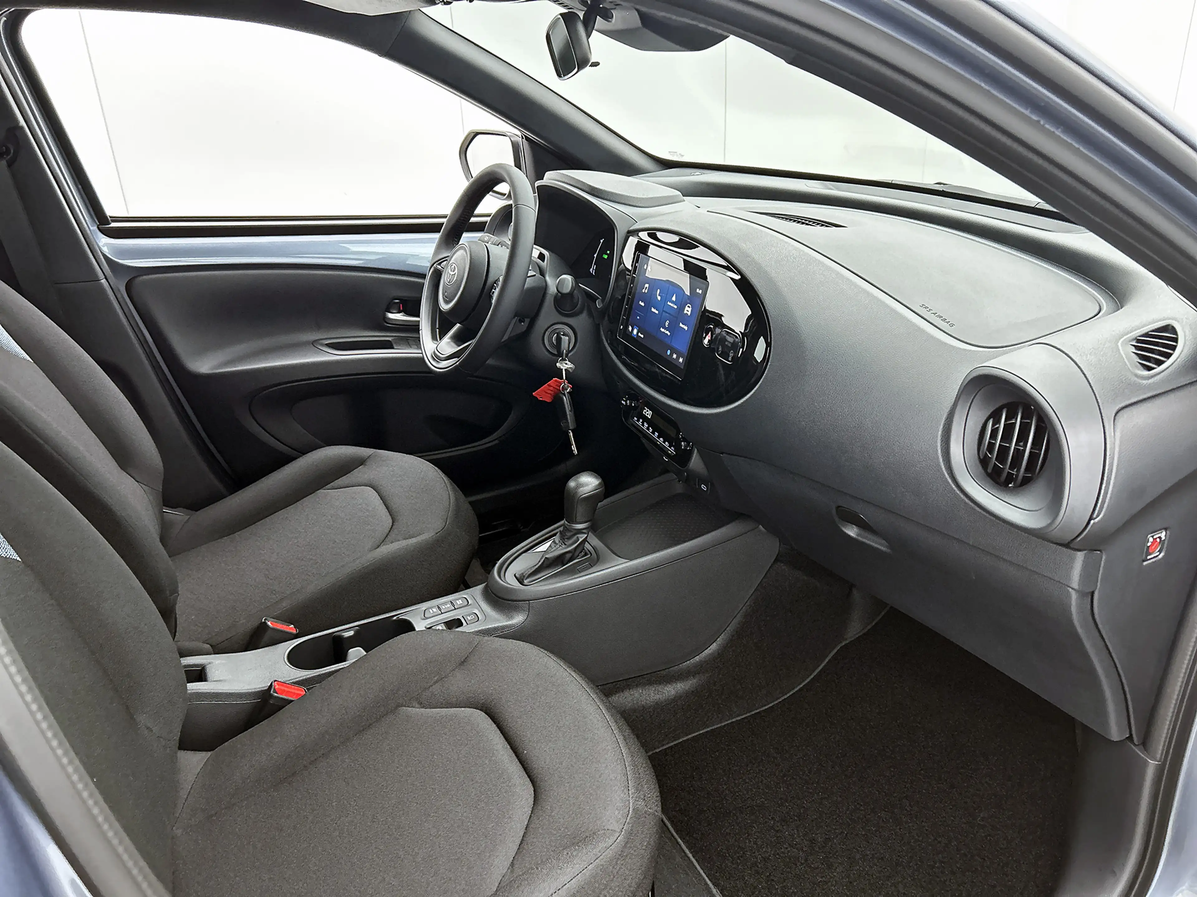 Toyota Aygo X Hybrid 115 play + GO pack | Carplay | Camera | Ada — photo 6