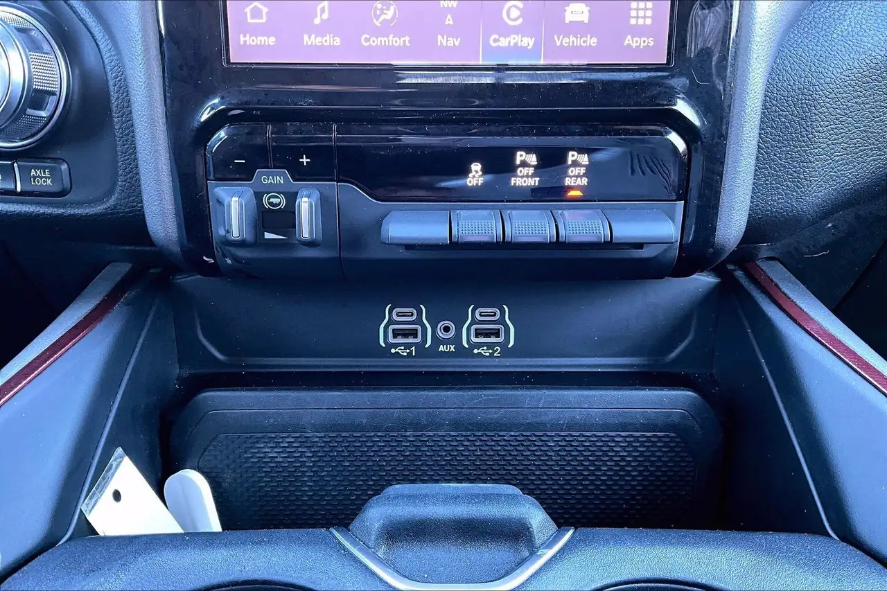 RAM 1500 снимка RAM 1500