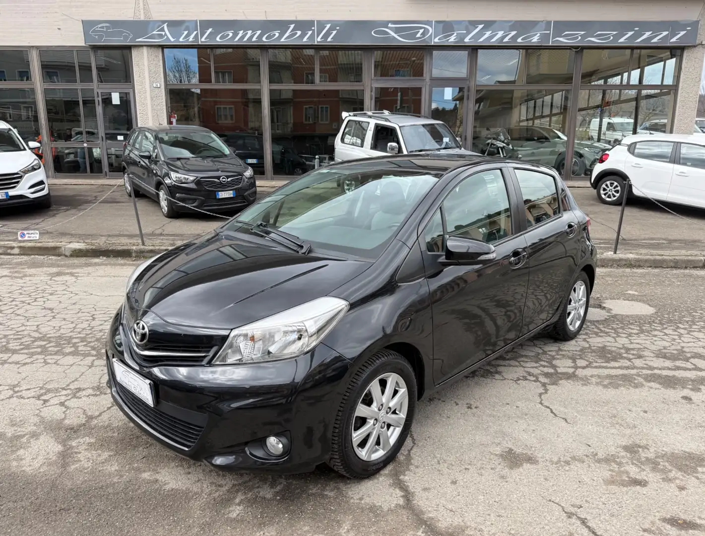 Toyota Yaris Yaris 1.0 5 porte Lounge Schwarz - 1