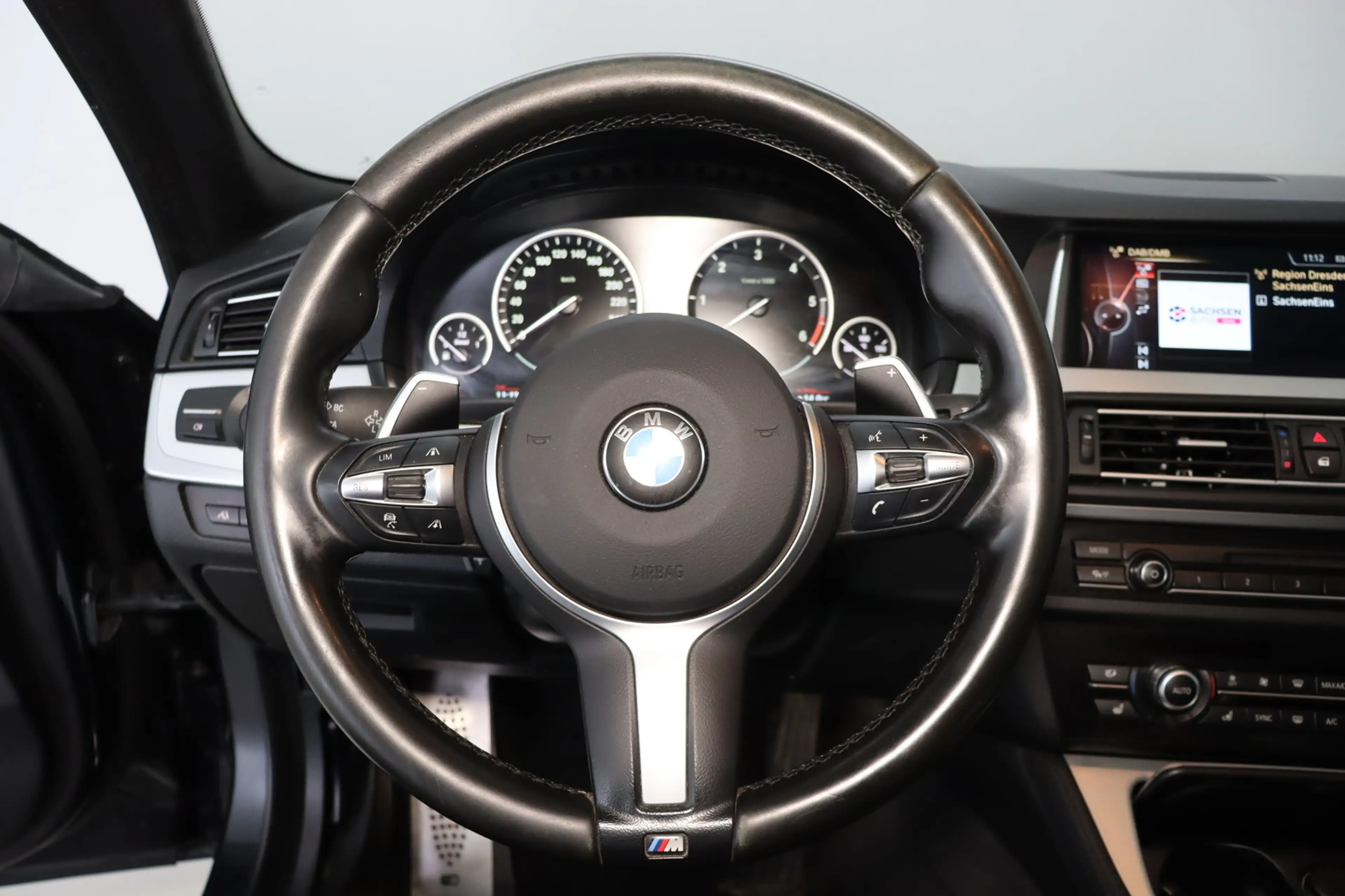 BMW M550 d Touring xDrive * HUD * Leder — photo 11