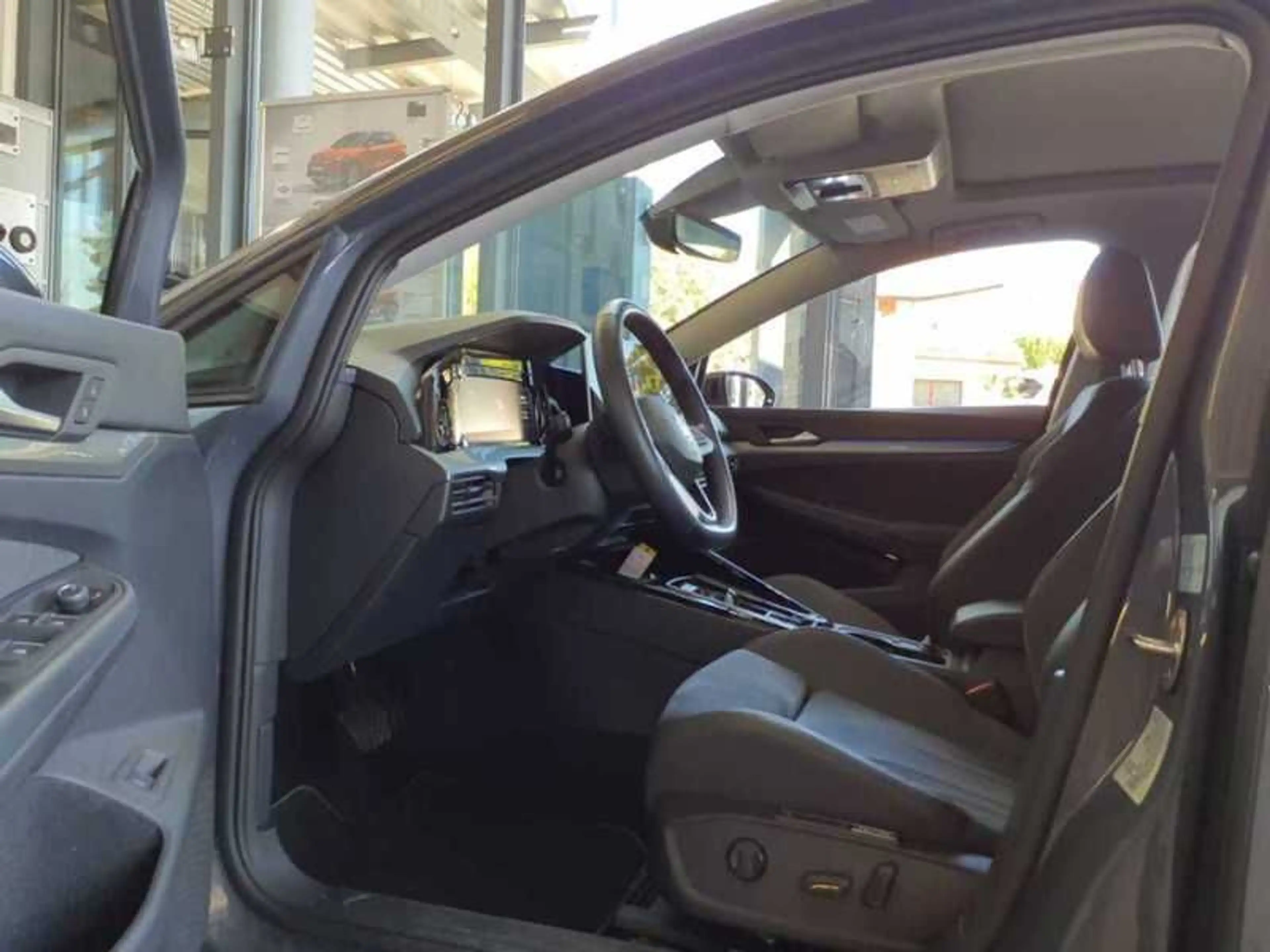 Volkswagen Golf Variant Style *PANO*360 CAM*AHK*HUD*SHZ*NAVI* — photo 5