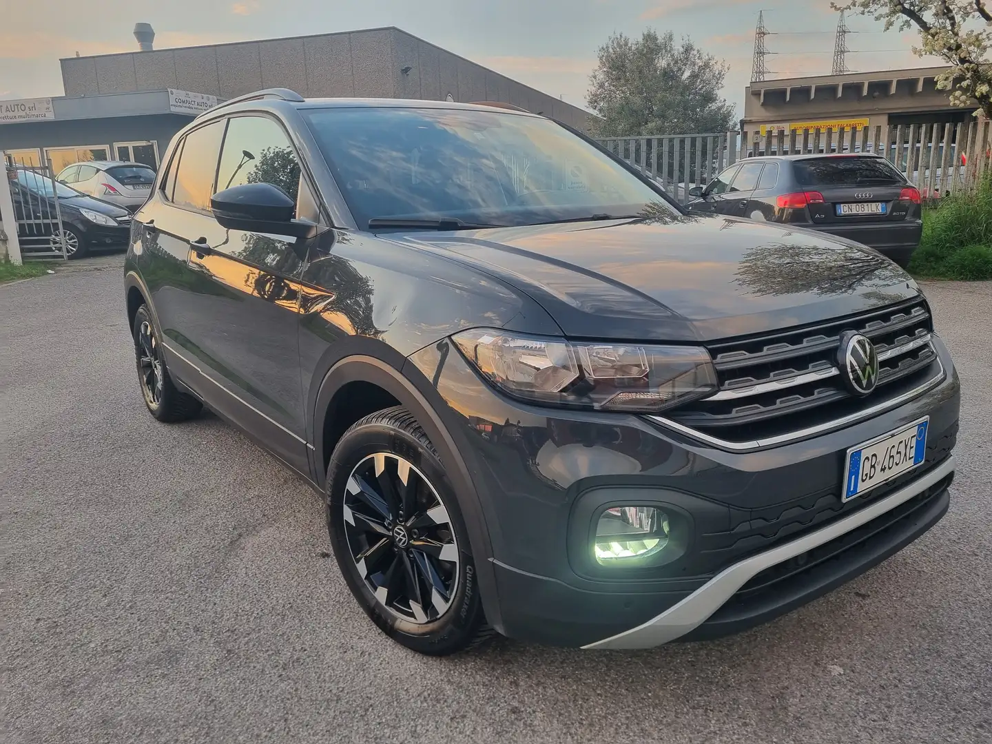 Volkswagen T-Cross T-Cross 1.0 tsi Style 95cv Gris - 1