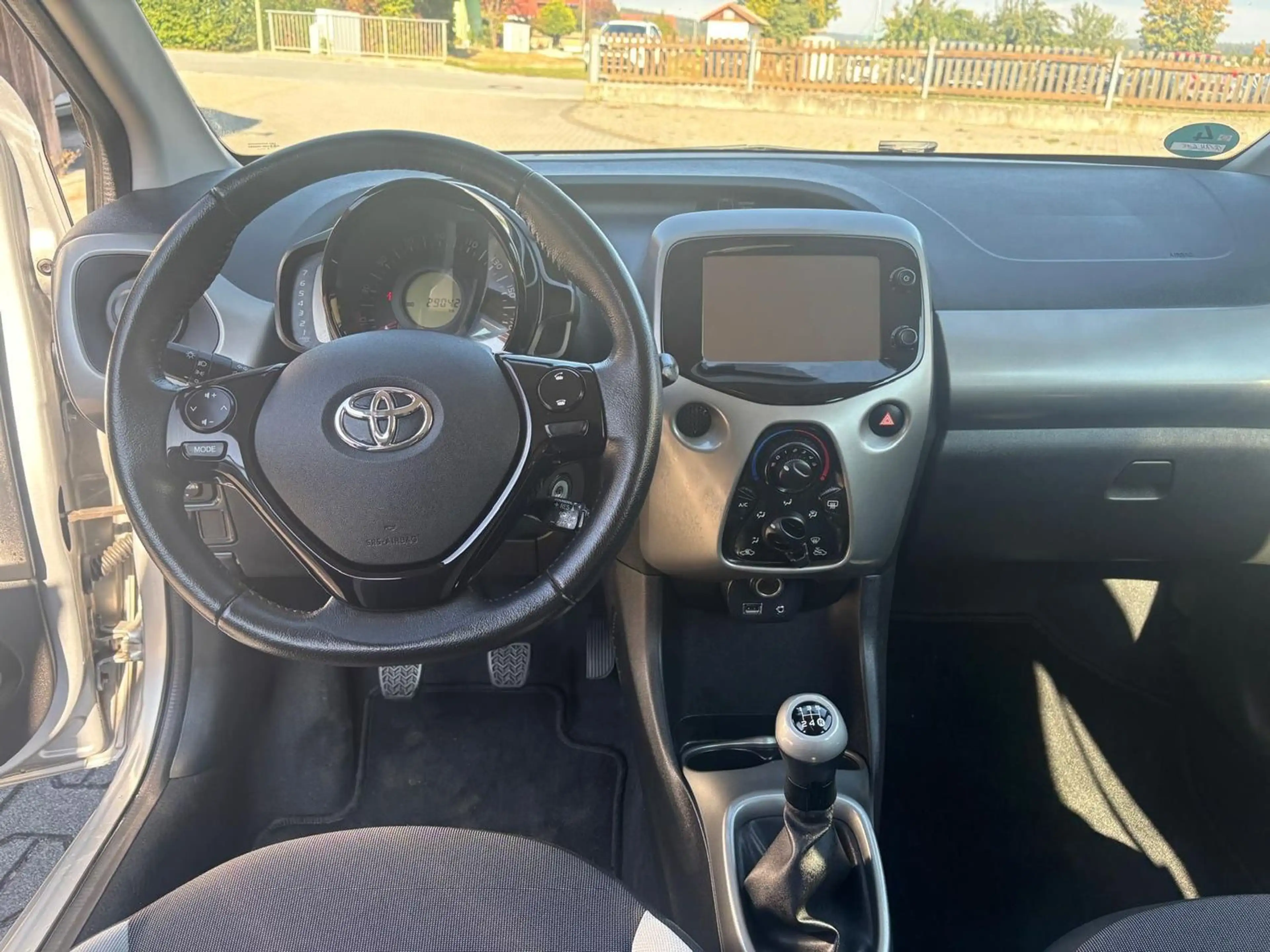 Toyota Aygo x-play touch++29000km++Kamera++ — photo 12