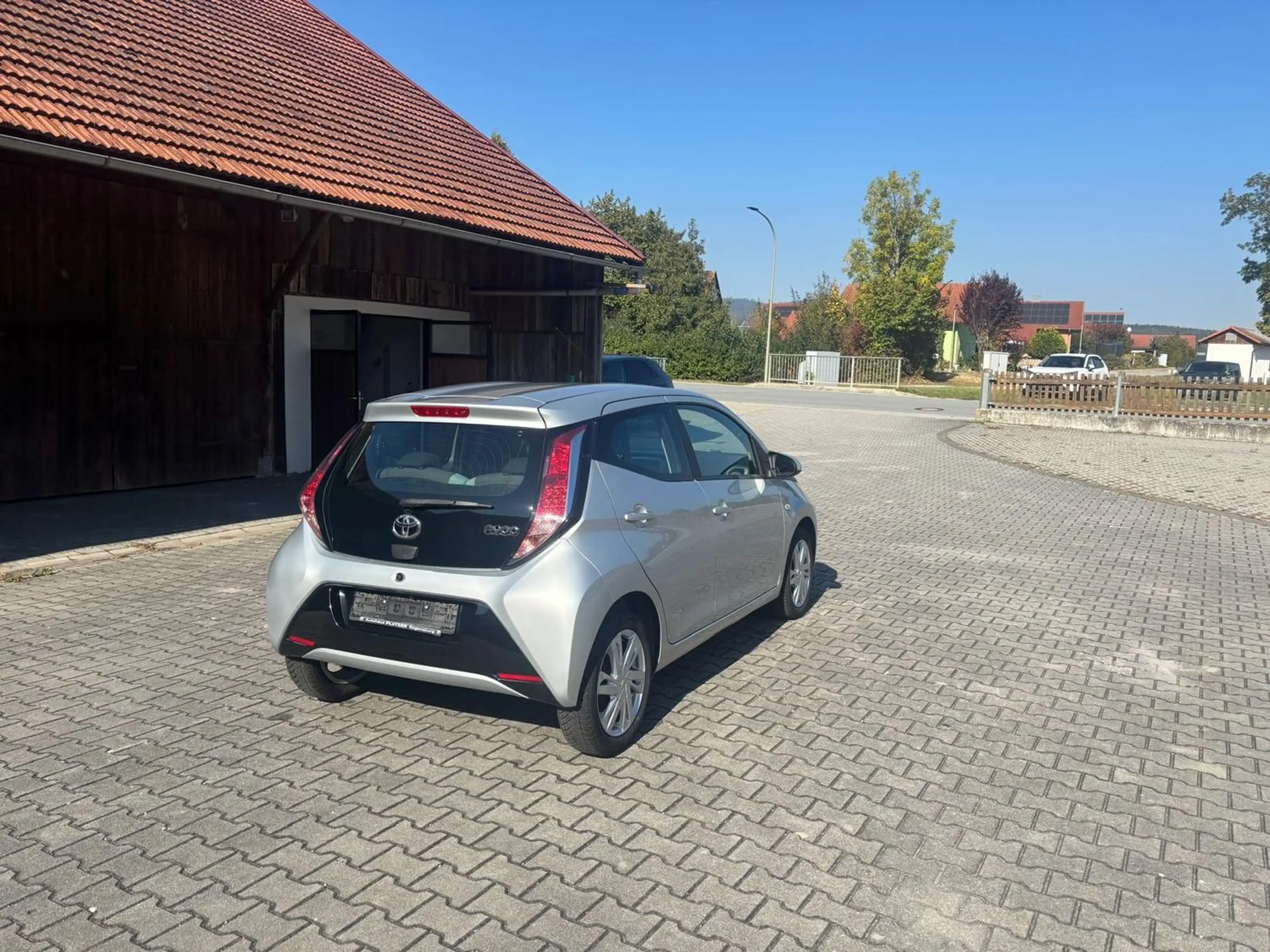 Toyota Aygo x-play touch++29000km++Kamera++ — photo 4