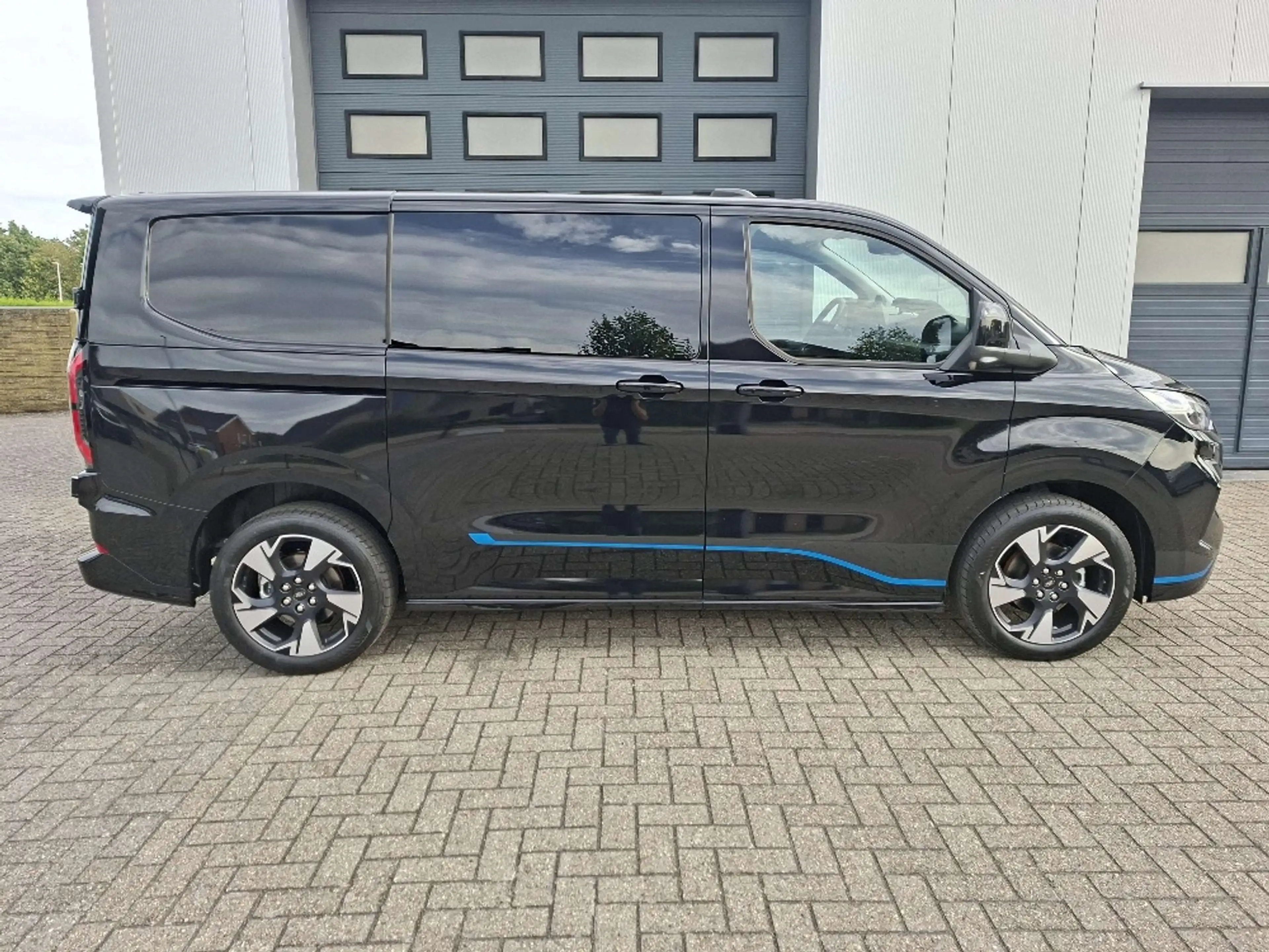 Ford Transit Custom SPORT L1 170PK A8 360° camera 5zit stock 19"velgen — photo 3