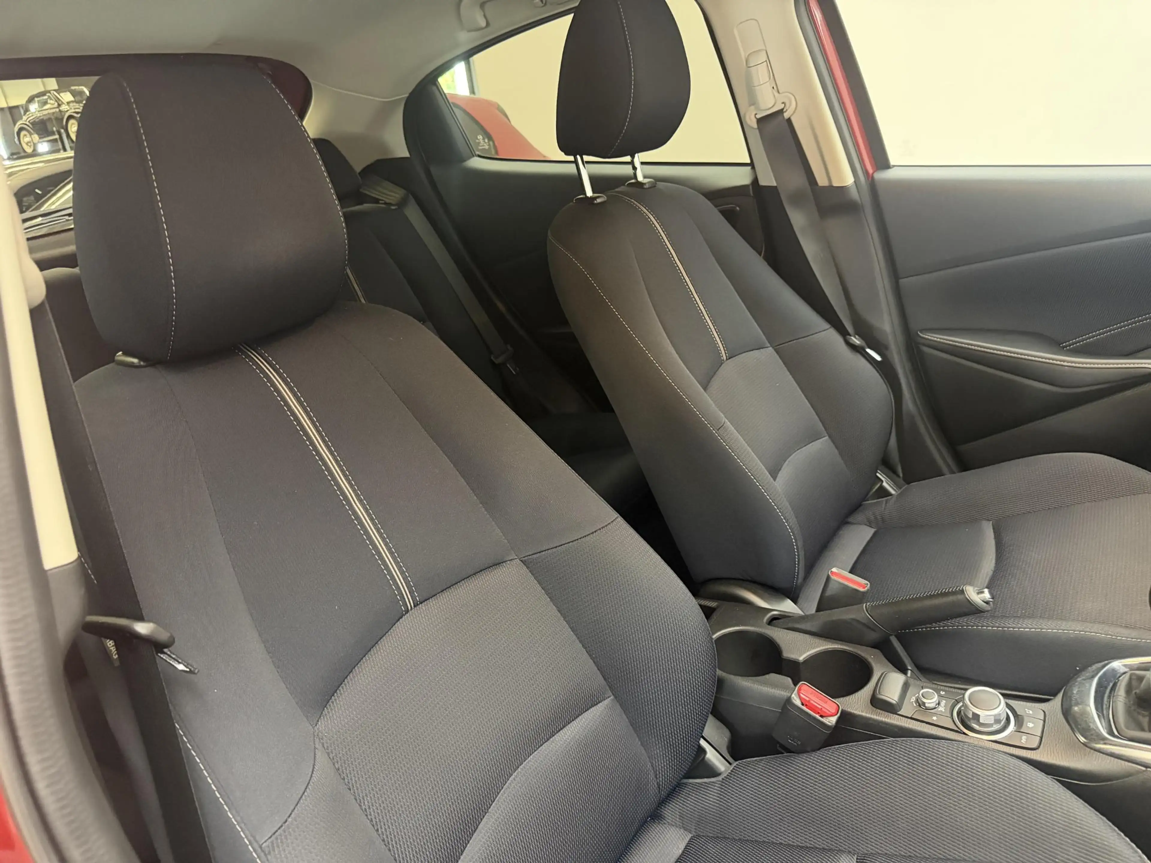 Mazda 2 1.5 Skyactiv-G Luxury | Clima | Stoel en stuur ver — photo 6