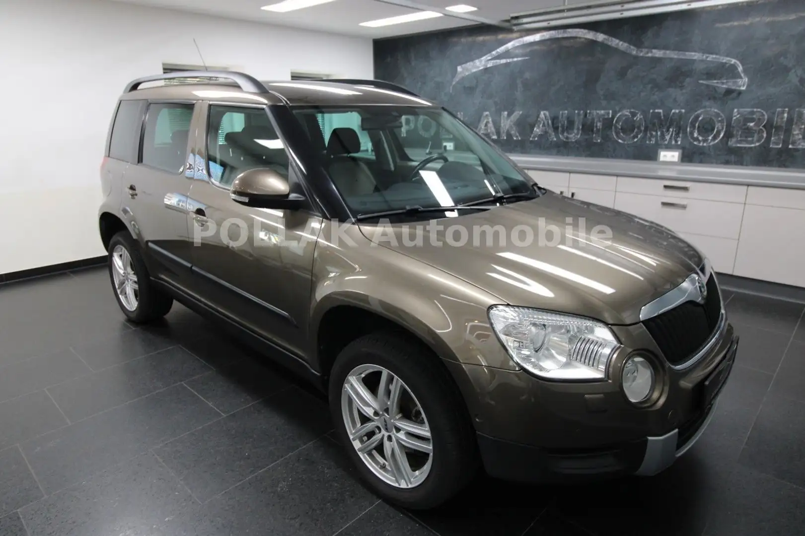 Skoda Yeti Experience 4x4*BIXENON*MFL*SHZ*PDC*AHK*BC* Braun - 2
