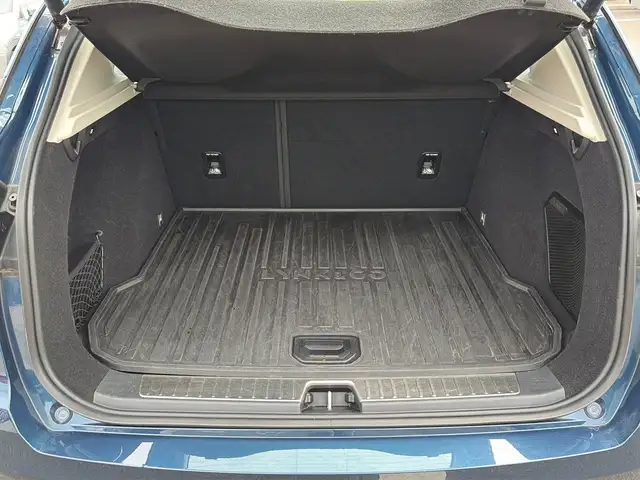 Lynk & Co 01 view 26