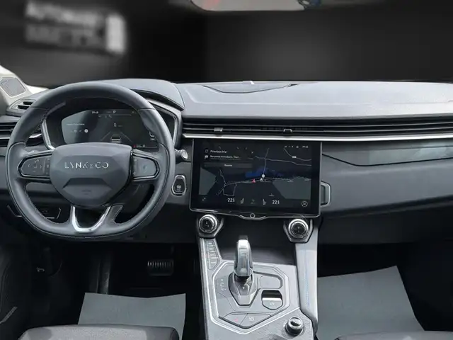 Lynk & Co 01 view 20