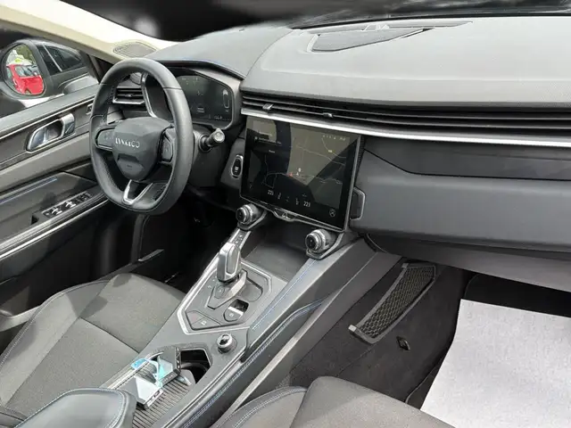 Lynk & Co 01 view 23