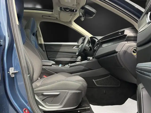 Lynk & Co 01 view 22