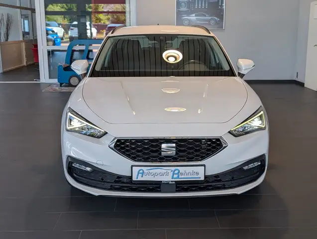 SEAT Leon view 4