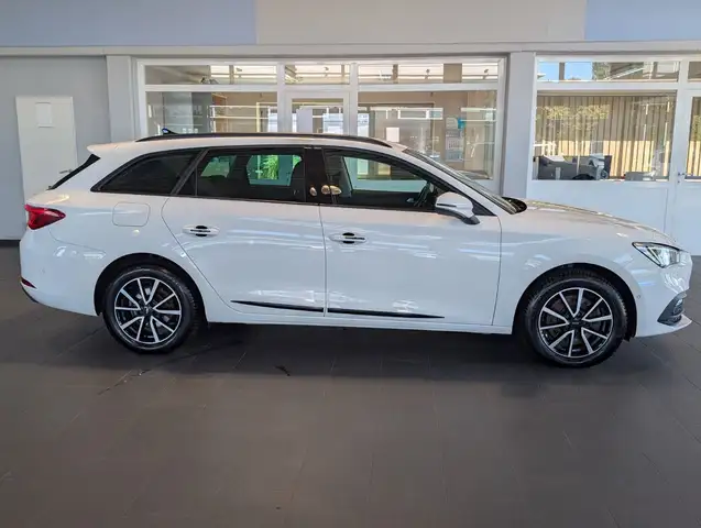 SEAT Leon view 2
