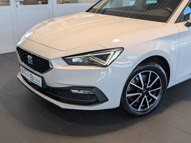 SEAT Leon view 5