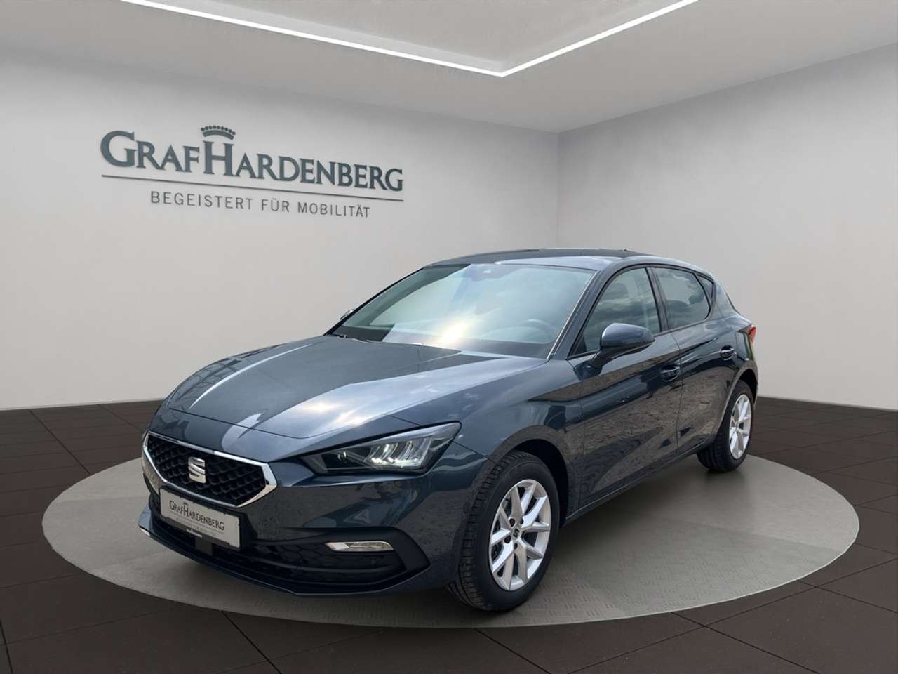 Seat Leon 2025 — 1.5 eTSI 7-DSG Road Edt. LED SHZ Kamera Navi