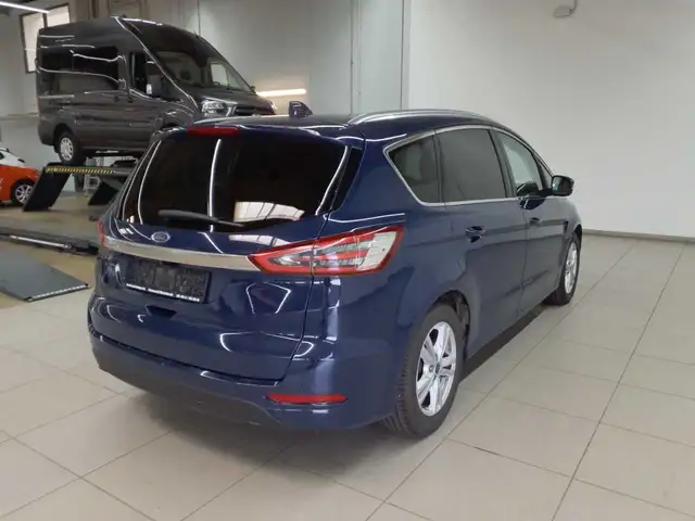 Ford S-Max view 5