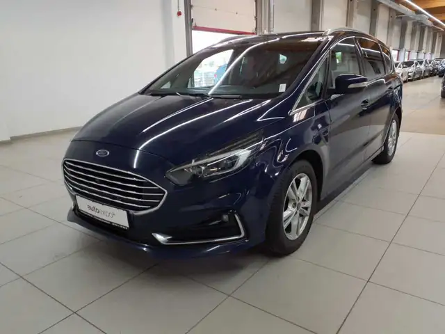 Ford S-Max view 3