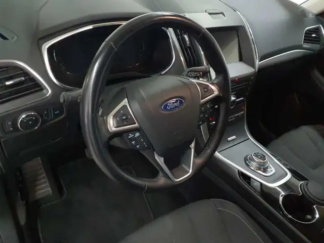 Ford S-Max view 10