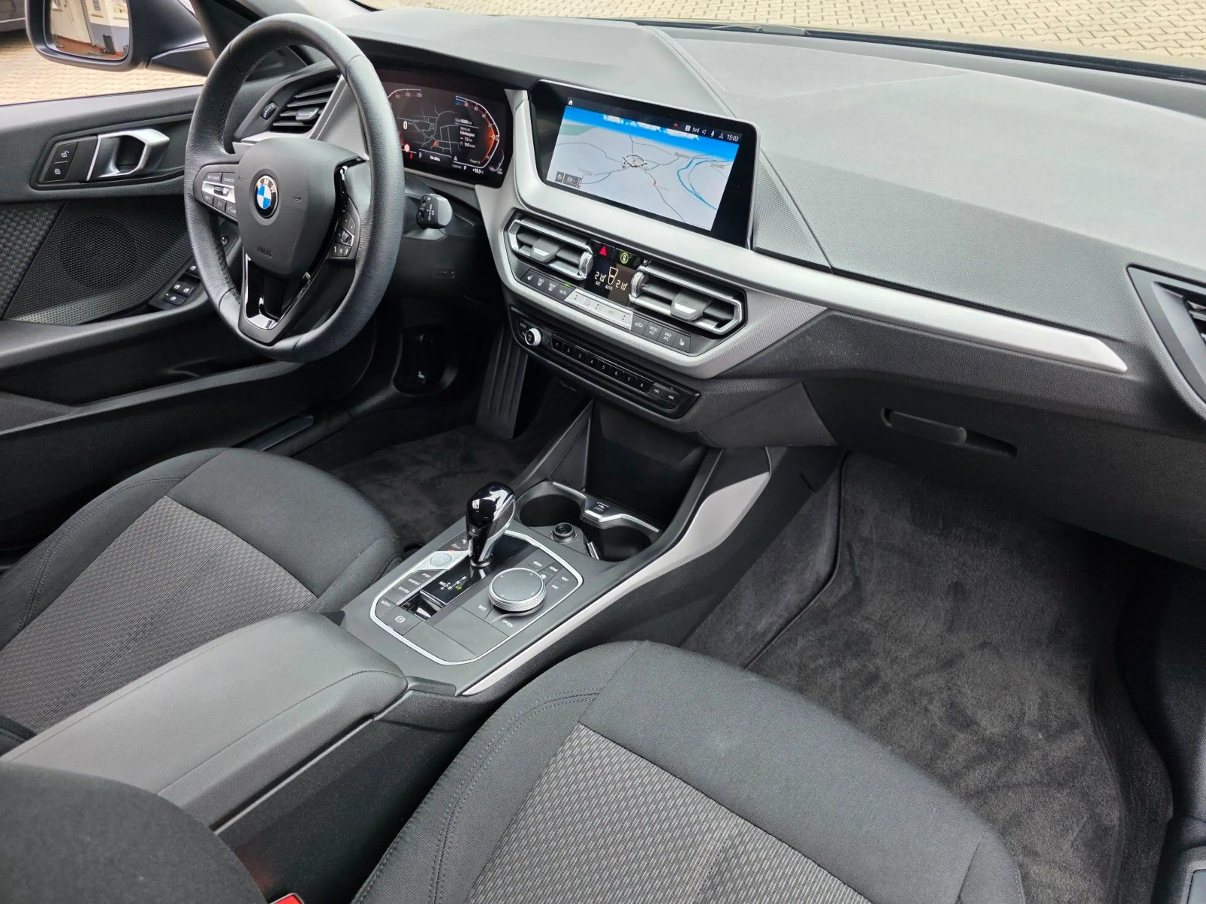 BMW 120 d Advantage Automatik/LED/Navi — photo 2