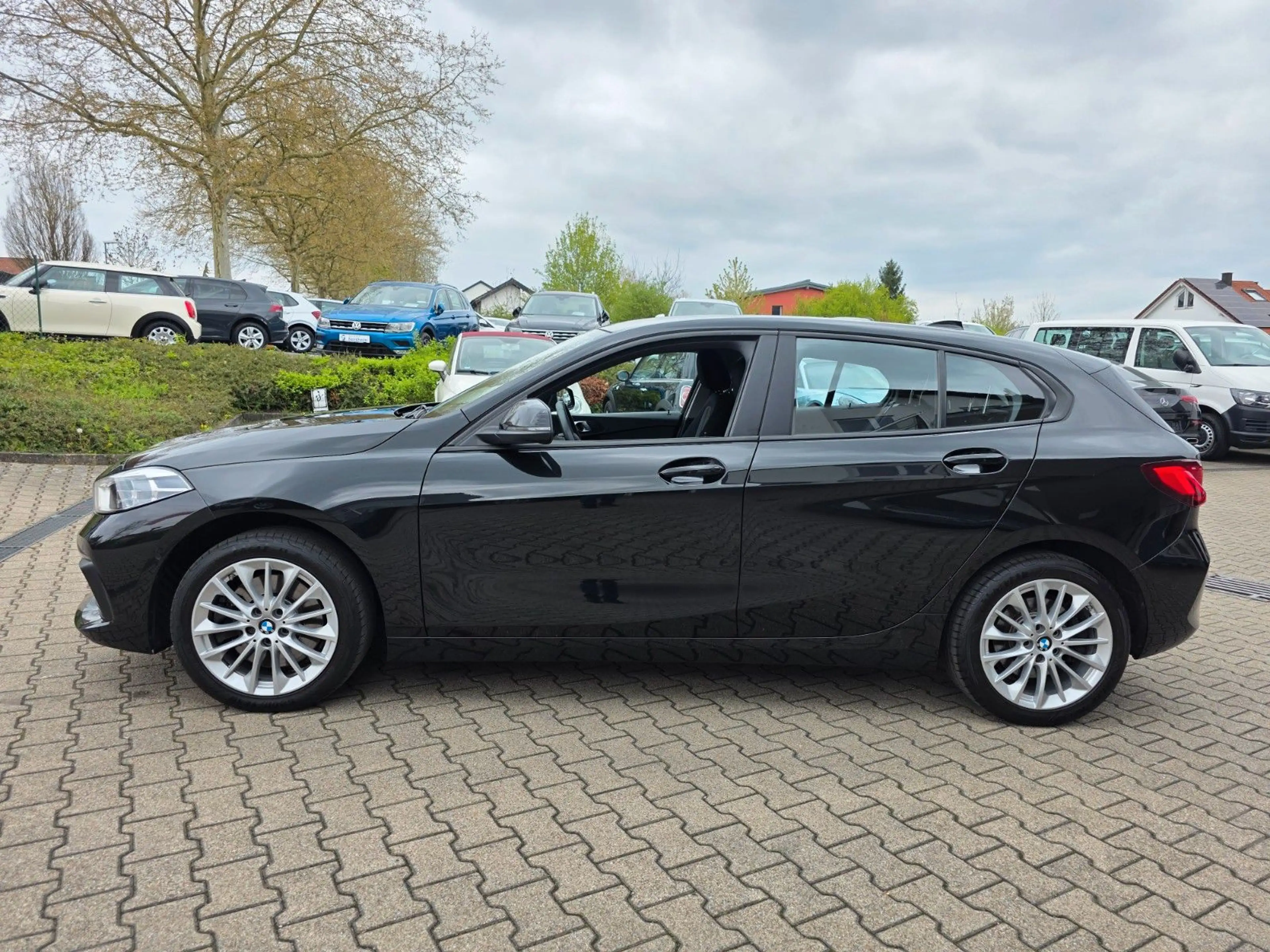 BMW 120 d Advantage Automatik/LED/Navi — photo 5