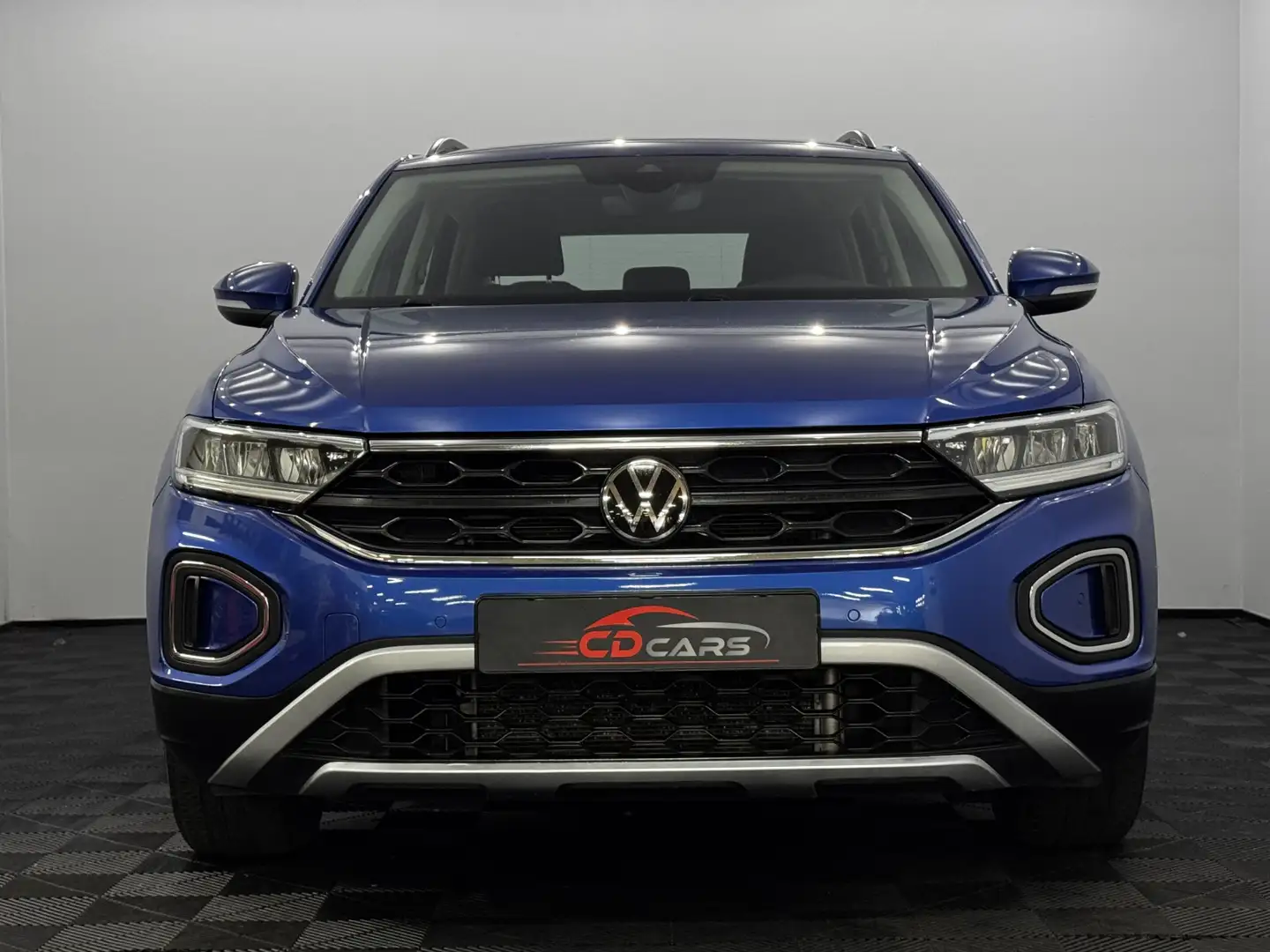 Volkswagen T-Roc 1.5 TSI Life Clima, Parkeersensoren, Apple carplay Blauw - 2