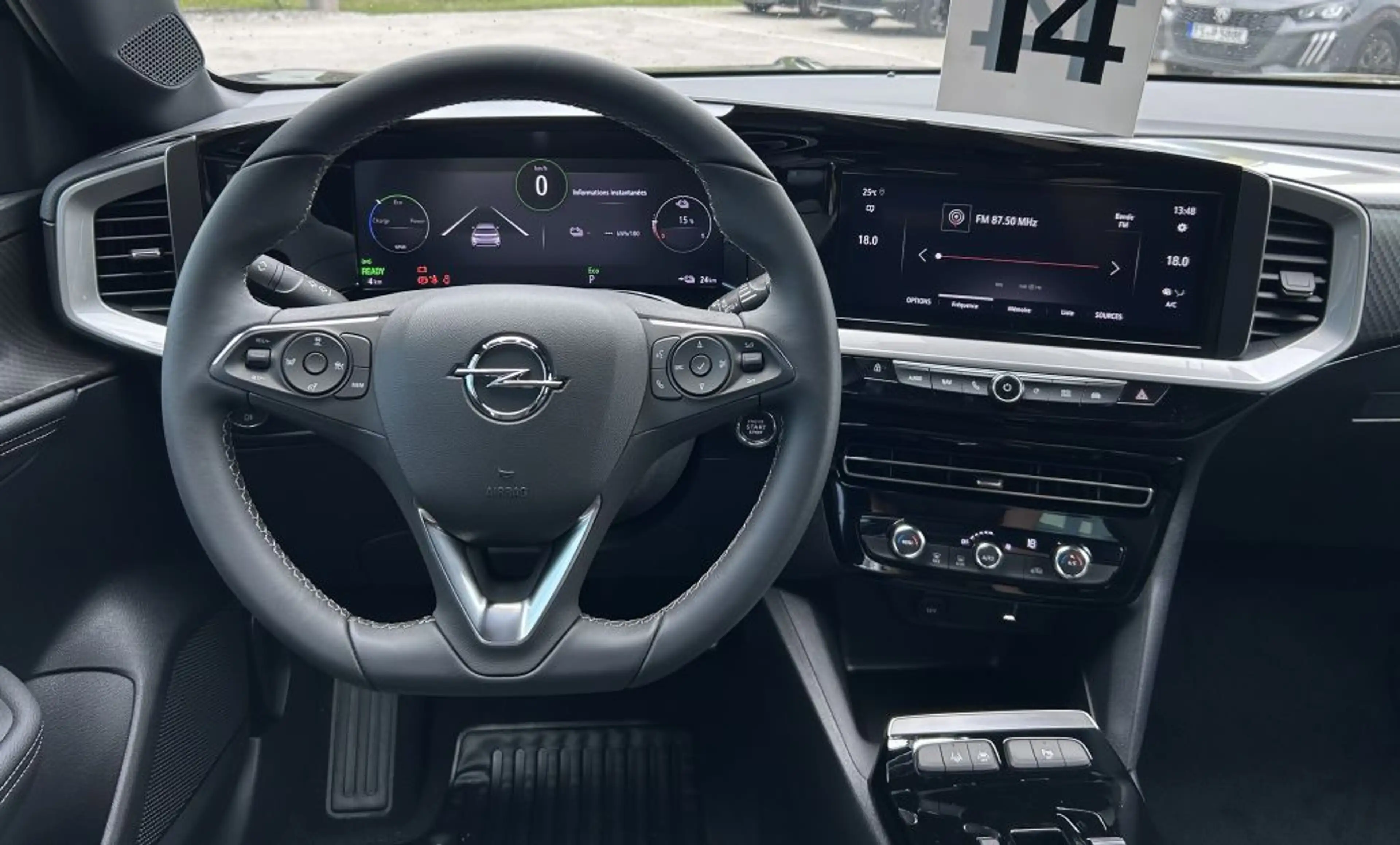Opel Mokka-E Ultimate — photo 9