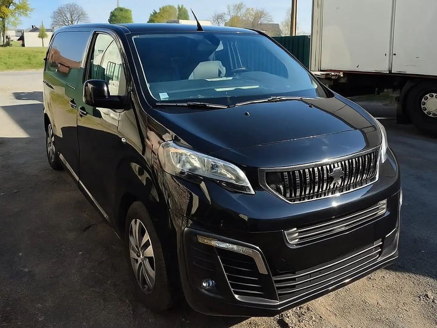 Peugeot Expert Expert L2H1 EAT6 Premium Avantage Plus Edition Zwart - 2