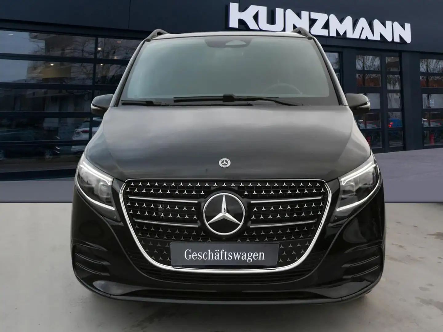 Mercedes-Benz V 300 d 4MATIC AVANTGARDE Kompakt AMG Night AHK Noir - 2